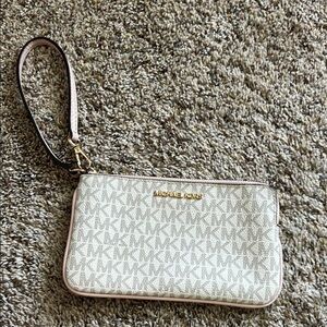 Michael Kors Cream Wristlet